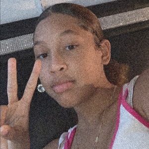 Meet your Posher, Ana